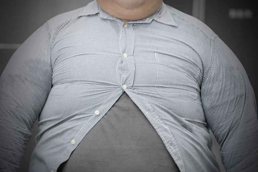 فرد چاق و لباس نامناسب